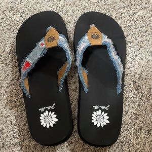 NEW in box Yellow box women’s sandals